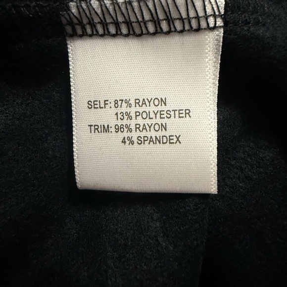 Jane & Delancey Halloween black crewneck ghost sweatshirt NWT Medium - Picture 3 of 3